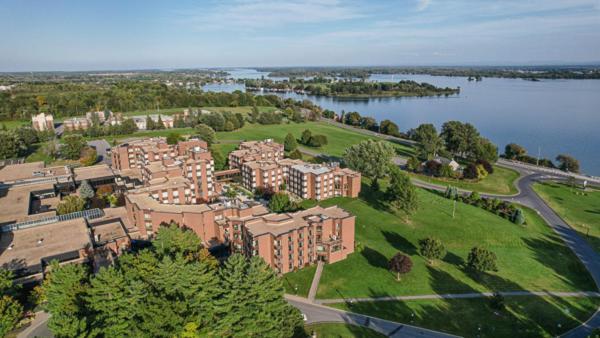 Dev Hotel And Conference Centre Cornwall Bagian luar foto